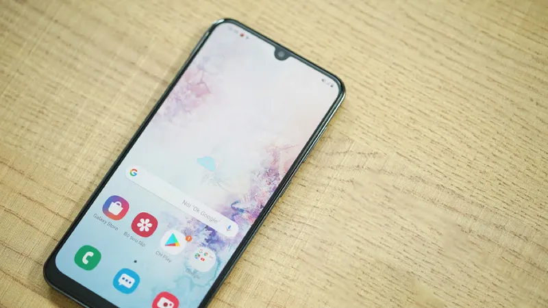 Galaxy A50 giảm 1,2 triệu đồng tại Di Động Việt