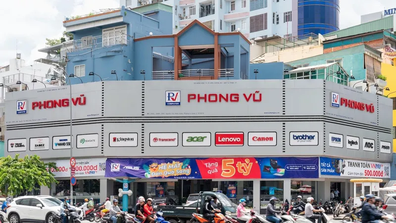 Cửa hàng Phong Vũ tại TPHCM