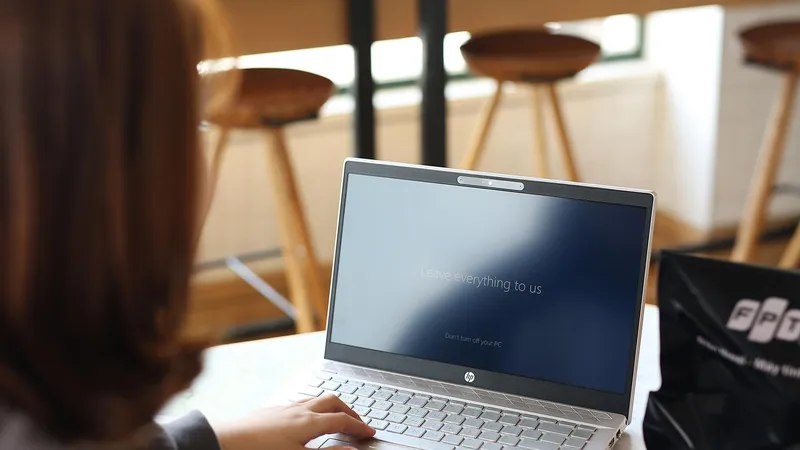 Giảm đến 28% khi mua laptop, Macbook tại FPT Shop dành cho tân sinh viên 