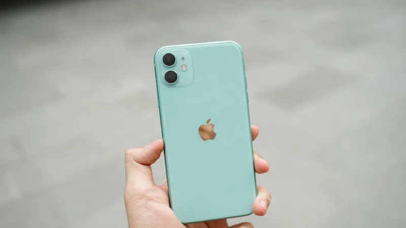iPhone 11 hạ giá sâu, còn dưới 20 triệu sau 2 tuần mở bán