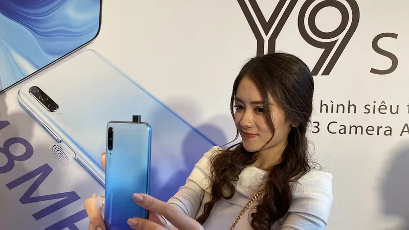 Huawei Y9s giá 6.490.000 đồng