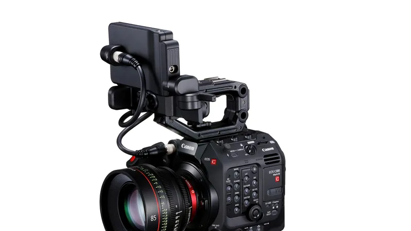 Canon EOS C300 Mark III: Trang bị cảm biến Dual Gain Output, quay phim4K/120p