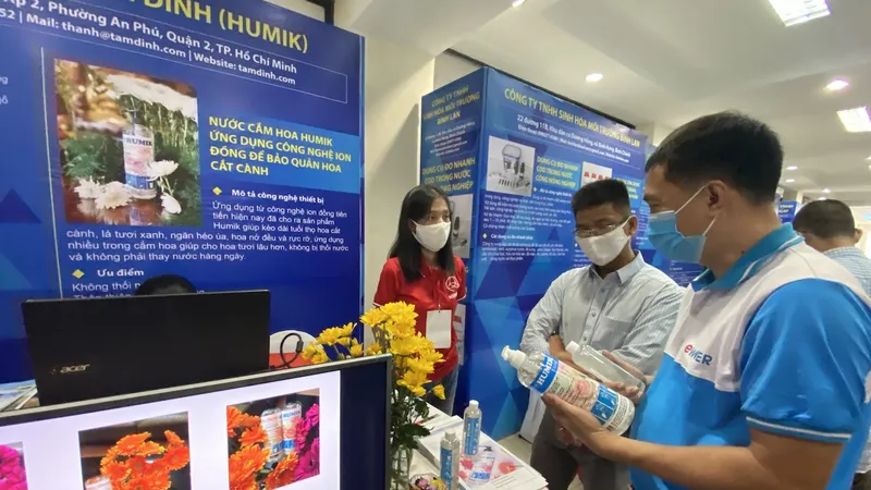 Doanh nghiệp KH-CN giới thiệu sản phẩm tại Techmart 