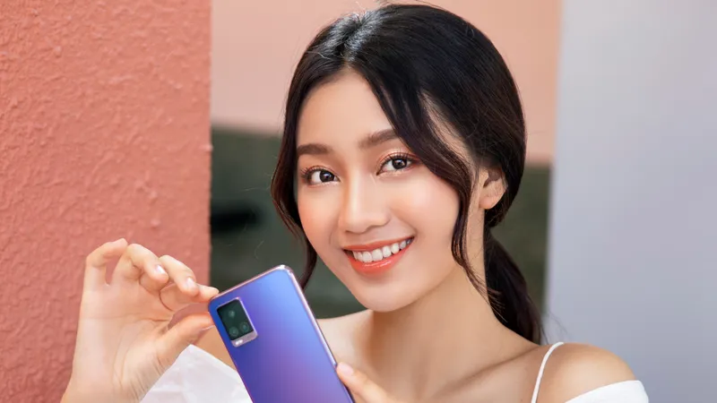 Vivo V20 lên kệ với mức giá 8,5 triệu đồng