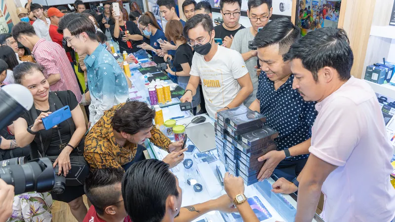 Người dùng quan tâm như thế nào đến thị trường iPhone 12 chính hãng?