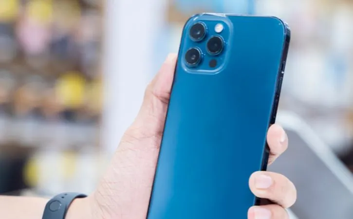 iPhone 12 Pro Max VN/A hai phiên bản màu Pacific Blue và Graphite đã trở lại