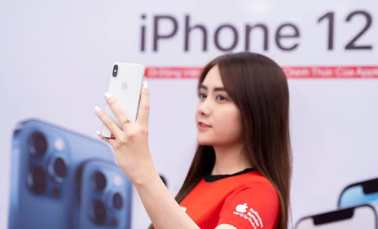 Người dùng công nghệ chờ Tết để mua iPhone giá tốt