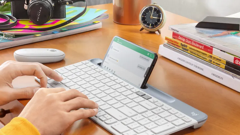 Bàn phím có tính năng kết nối cùng lúc đến 2 thiết bị qua kết nối Bluetooth của Logitech 