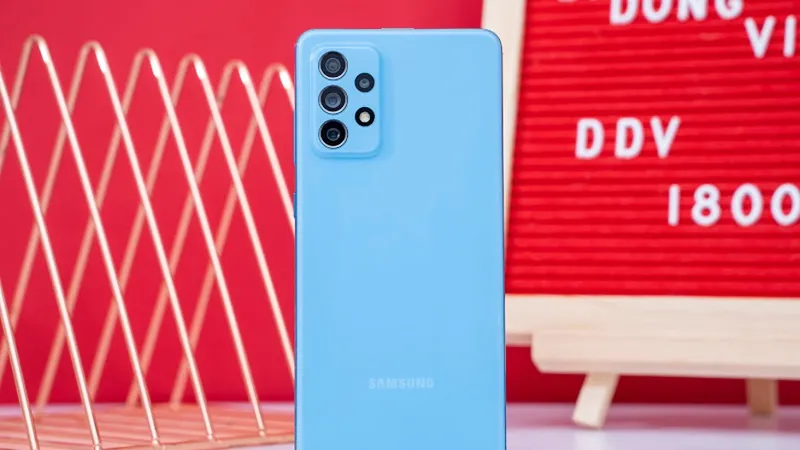 Di Động Việt mở bán Galaxy A52, A72 với mức giảm giá đến 1,5 triệu đồng