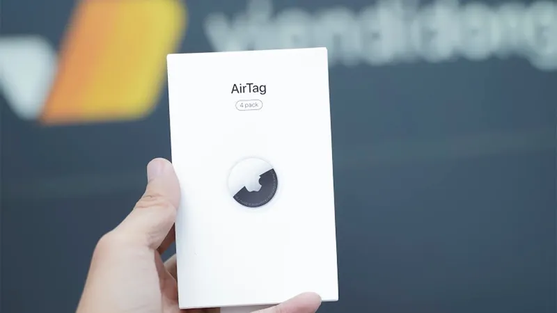 Người dùng Việt Nam đã cầm Apple AirTag trên tay