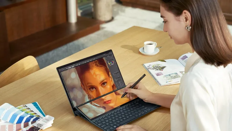 ZenBook Duo 14 UX482 laptop có thiết kế 2 màn hình 