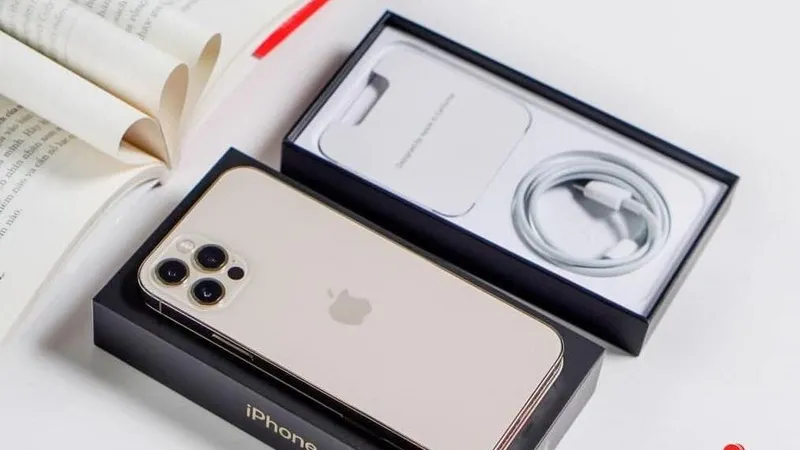 iPhone 12 đang giảm giá sâu 