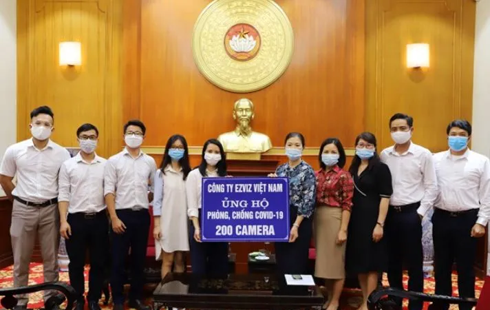 EZVIZ trao tặng 200 camera EZVIZ C1C hỗ trợ cho những y bác sĩ nơi đầu tuyến chống dịch 