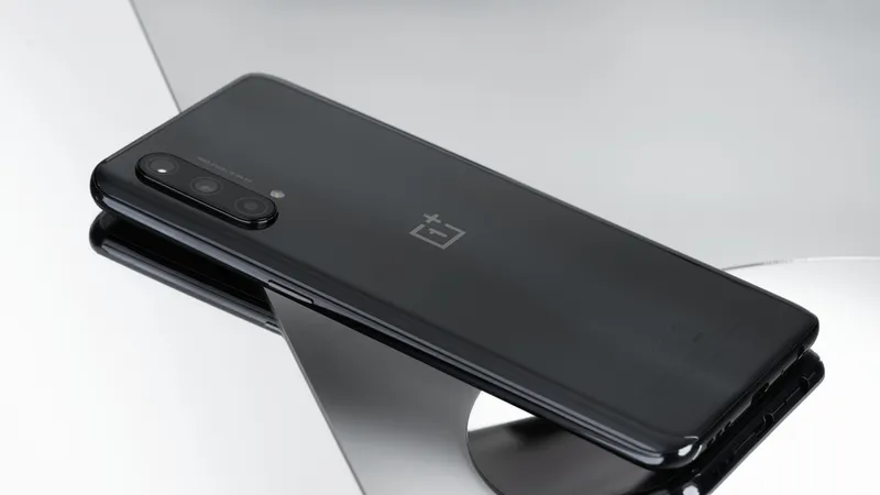 Nord CE (Core Edition): Smartphone 5G, tân binh mới từ OnePlus 