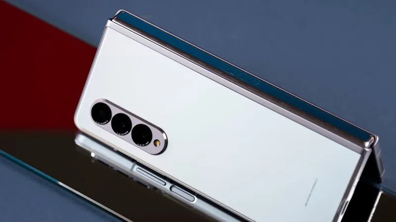 Galaxy Z Fold3 của Samsung