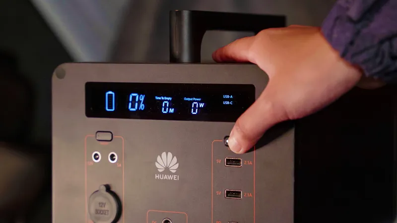 Huawei ra mắt trạm sạc di động iSitePower M Mini