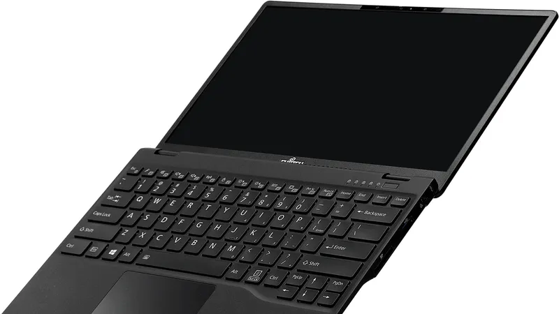 Fujitsu UH-x mới với giá khởi điểm từ 30.990.000 đồng