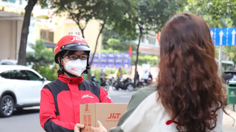 J&T Express tiếp tục thực hiện nhiều giải pháp đồng bộ và chính sách hỗ trợ khách hàng