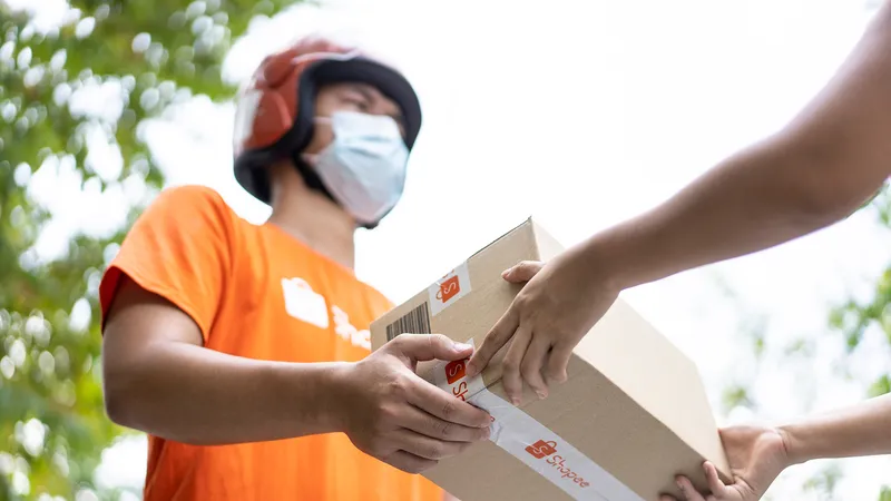 Shopee còn khởi động nhiều chương trình kết nối, hỗ trợ các nhà bán hàng
