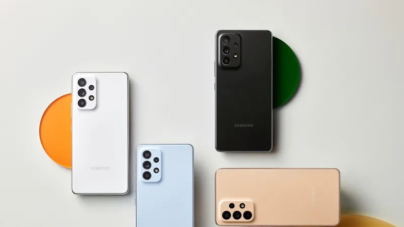 Bộ ba Galaxy A Series đã lên kệ tại Việt Nam