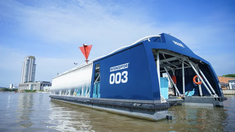 Hệ thống làm sạch sông ngòi Interceptor 003 