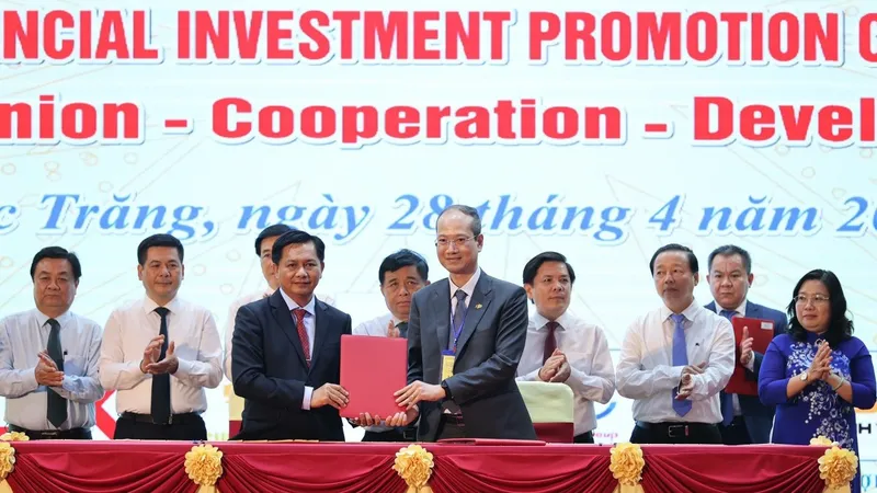 UBND tỉnh Sóc Trăng và FPT ký kết thỏa thuận hợp tác chuyển đổi số giai đoạn 2022 - 2025