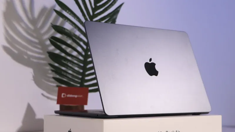 Macbook Air M2 2022 được thiết kế mới lạ với sự xuất hiện của “tai thỏ” trên màn hình 13,6 inch