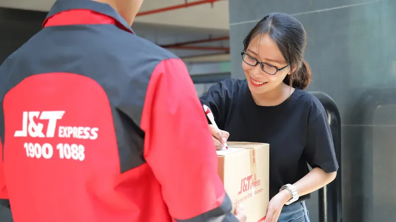 J&T Express xử lý đền bù trong vòng 1 ngày đối với dịch vụ J&T Super