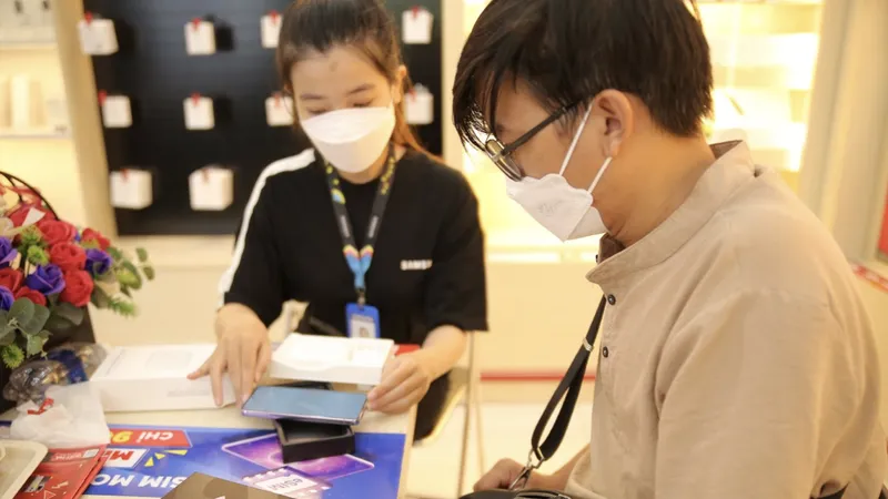 FPT Shop độc quyền mở bán Galaxy S22 Bora Purple cùng ưu đãi đến 6,29 triệu.đồng