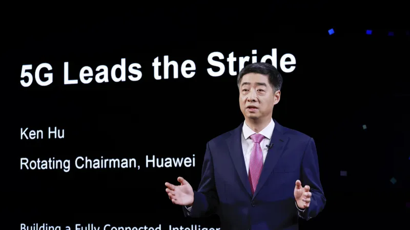  Ông Ken Hu, Chủ tịch Luân phiên Huawei phát biểu tại MBBF 2022 ​