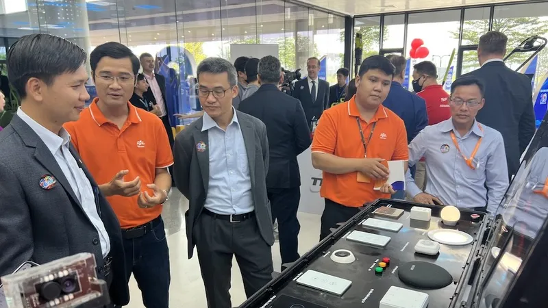 FPT đã giới thiệu các sản phẩm, giải pháp công nghệ nổi bật giúp thúc đẩy chuyển đổi số quốc gia
