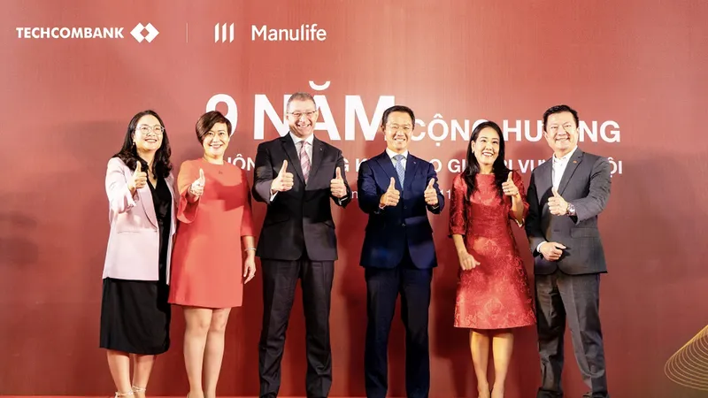 Đội ngũ lãnh đạo cấp cao của Techcombank và Manulife