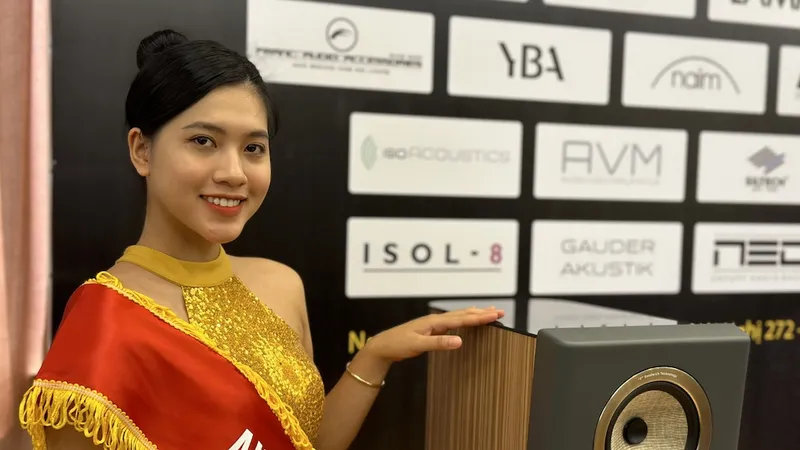 Av Show đã mở cửa đón khách