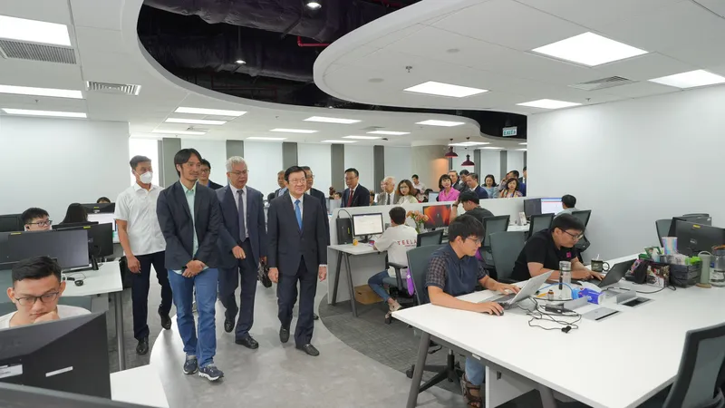 Nguyên Chủ tịch nước Trương Tấn Sang và đoàn đại biểu thăm MoMo