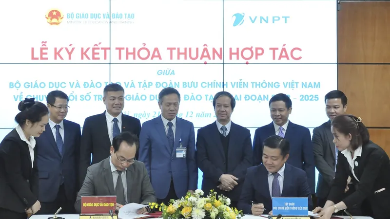Đại diện Bộ GD-ĐT và tập đoàn VNPT ký kết thoả thuận hợp tác