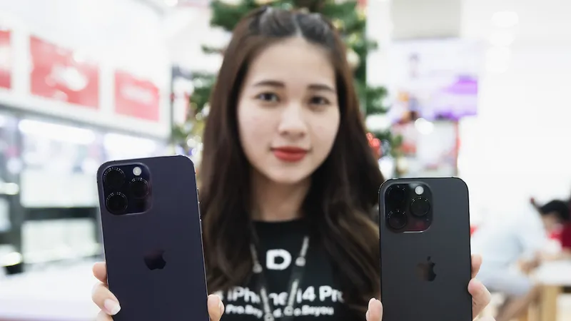 Bộ đôi iPhone 14 Pro và Pro Max khi đang là hai model bán chạy 