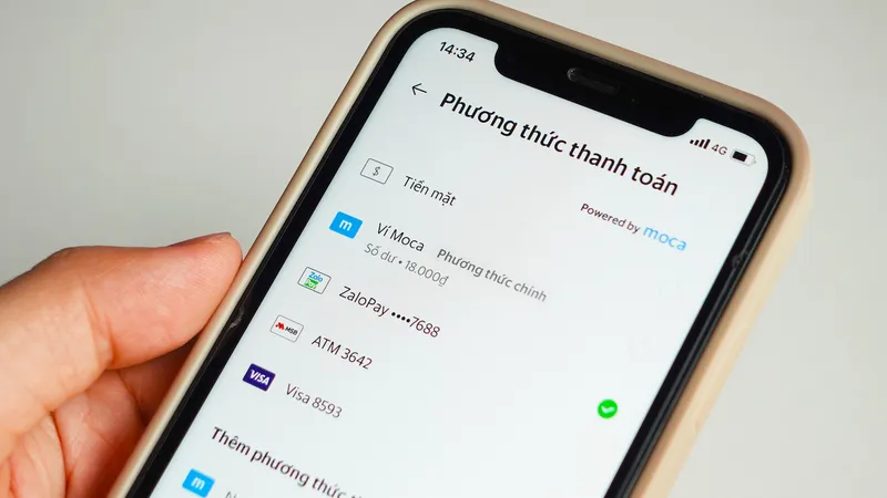 Người dùng ZaloPay thêm kênh thanh toán trên Grab