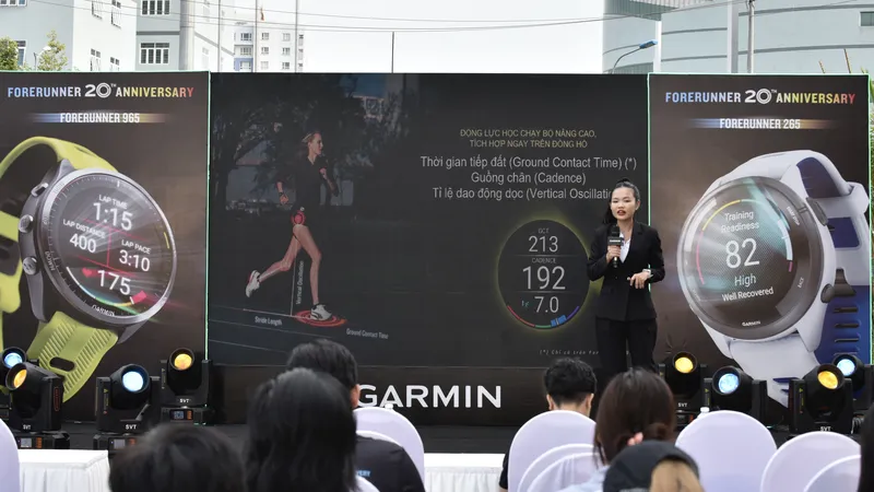 Đại diện Garmin Việt Nam giới thiệu Forerunner 265 và Forerunner 965