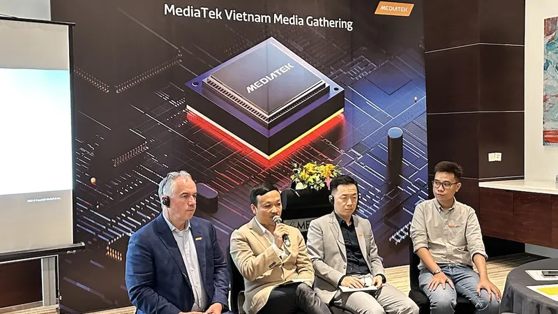 Đại diện MediaTek trả lời các câu hỏi của truyền thông