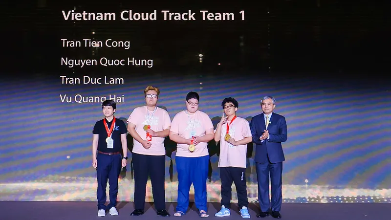 Đội Việt Nam đoạt giải ba cuộc thi 