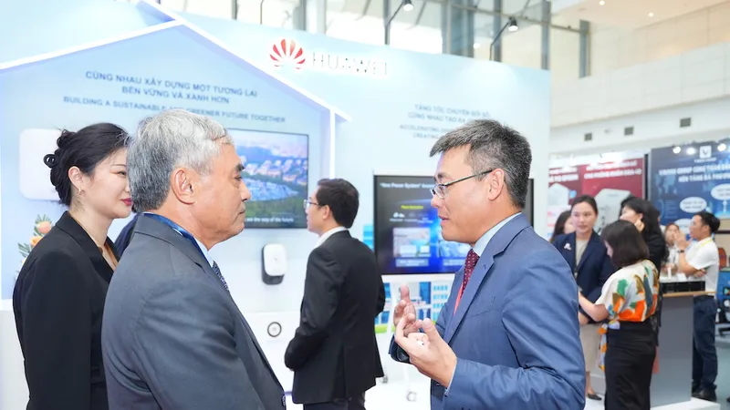 Khu trưng bày của Huawei Việt Nam tại sự kiện