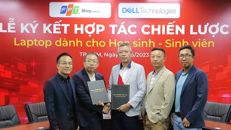 Đại diện FPT Shop và hãng Dell tại buổi làm việc về các chương trình ưu đãi cho học sinh, sinh viên trong mùa tựu trường
