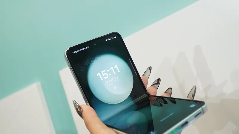 Galaxy Z Flip5 với nhiều cải tiến mới