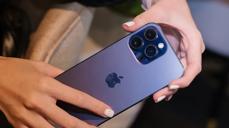 iPhone 14 Pro Max 128GB chỉ còn từ 23,79 triệu đồng 