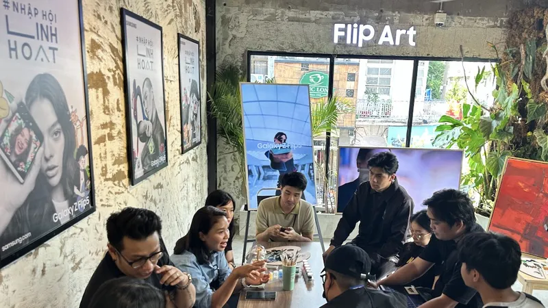 Một góc Galaxy Flip Cafe tại quận 5, TPHCM