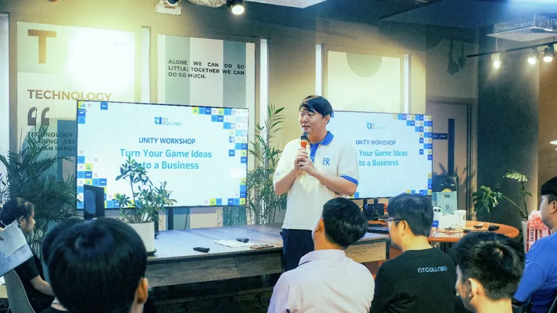 Giám đốc sản phẩm Netmarble chia sẻ tại sự kiện Unity workshop do ATCollabo tổ chức