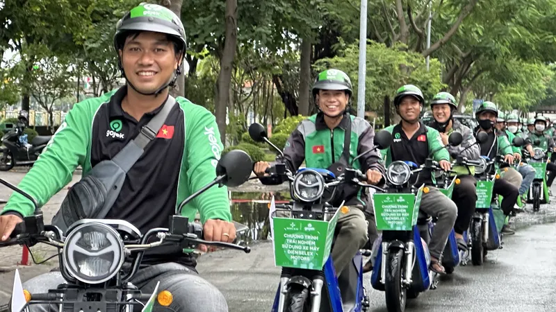 Người dùng Gojek sẽ có thể trải nghiệm dịch vụ GoRide, GoFood và GoSend với dòng xe máy điện Selex Camel.