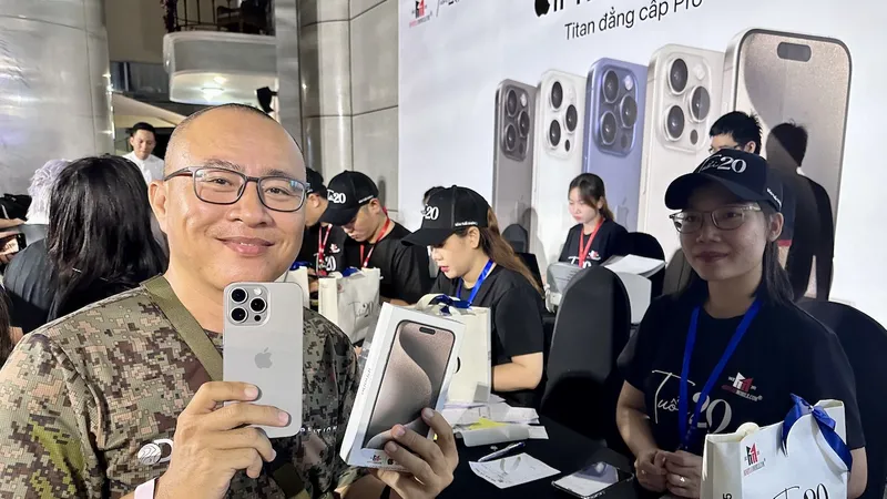 iPhone 15 Series chính hãng đã đến tay người dùng Việt Nam