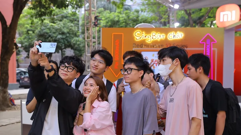 Các sinh viên tham gia Xiaomi Campus Tour 2023