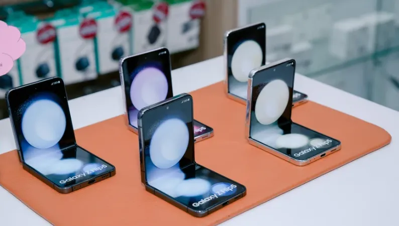 Galaxy Z Flip5 là một trong những sản phẩm nằm trong bão sale 12-12